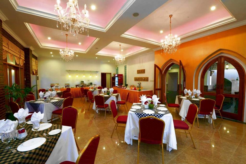Raza Gyo Hotel Παγκάν Εξωτερικό φωτογραφία