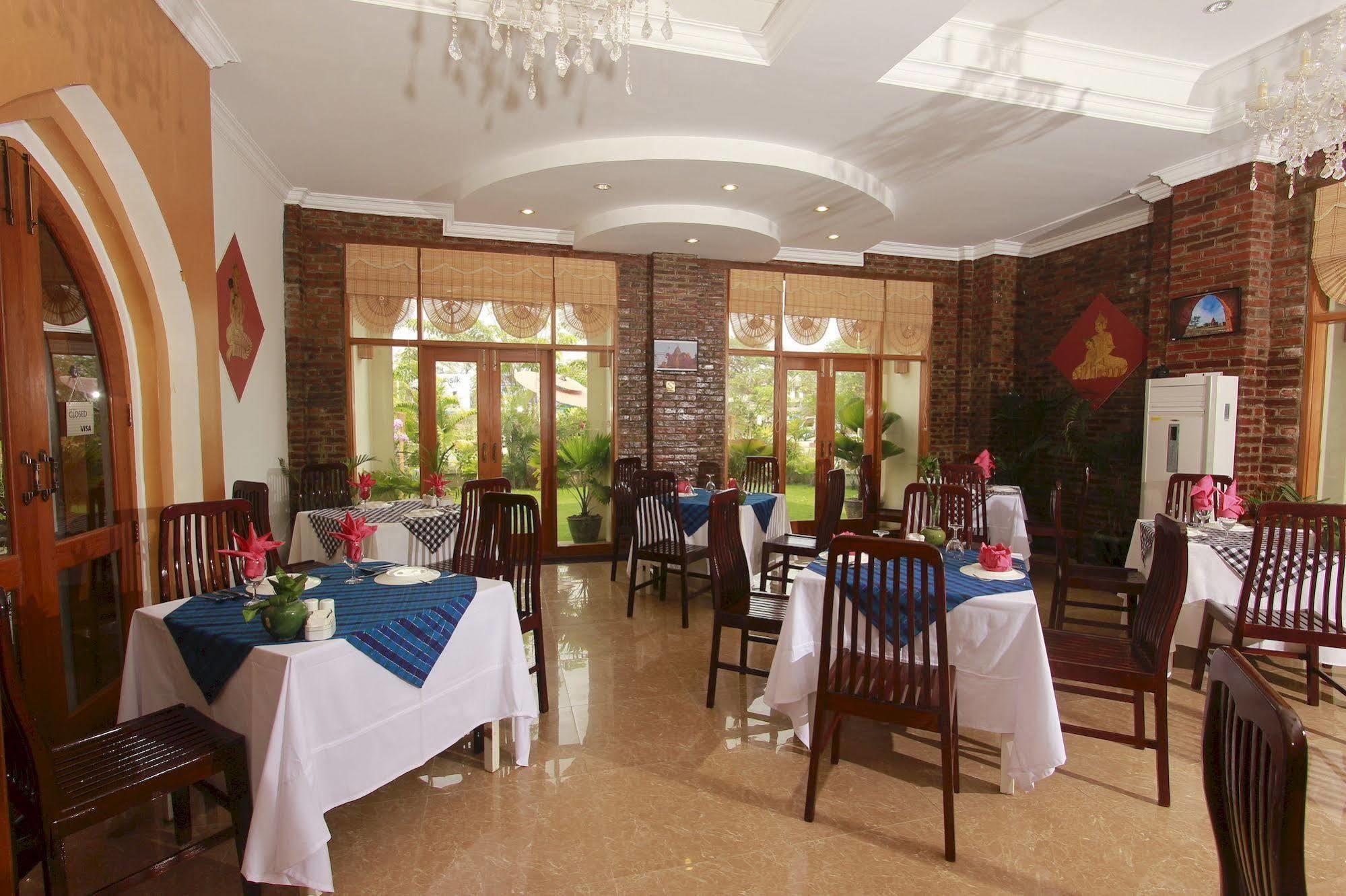 Raza Gyo Hotel Παγκάν Εξωτερικό φωτογραφία