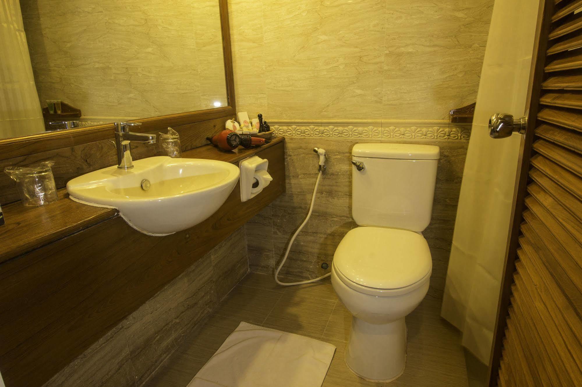 Raza Gyo Hotel Παγκάν Εξωτερικό φωτογραφία