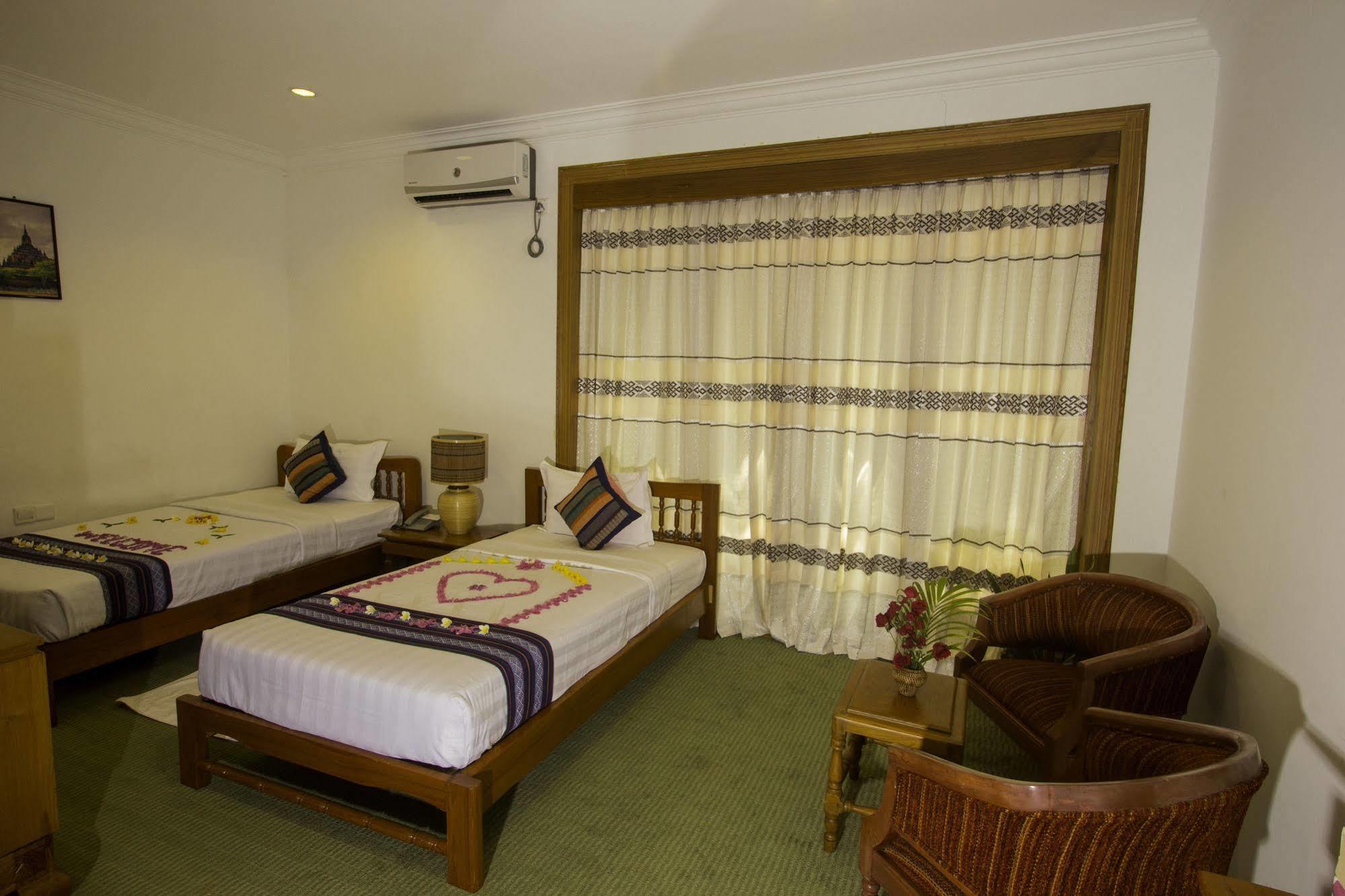 Raza Gyo Hotel Παγκάν Εξωτερικό φωτογραφία
