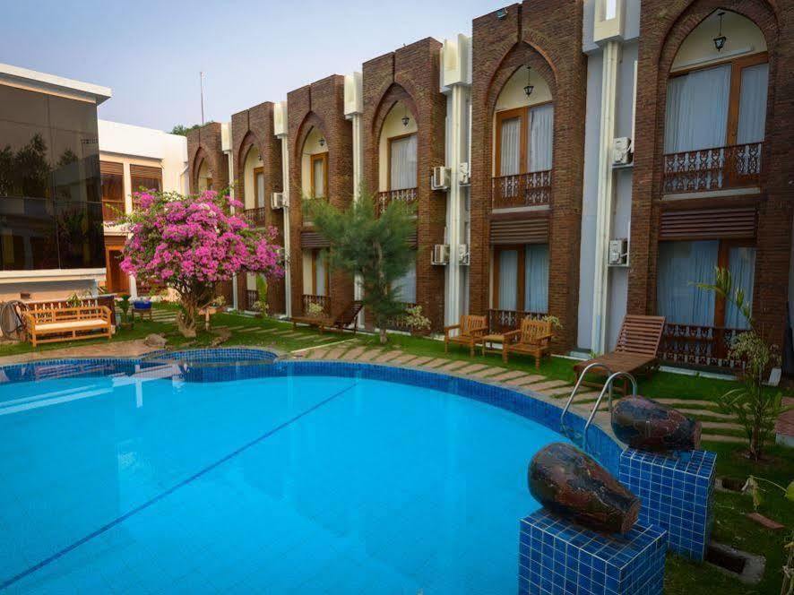 Raza Gyo Hotel Παγκάν Εξωτερικό φωτογραφία